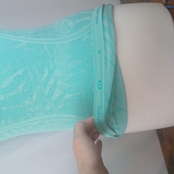 LULULEMON Athletica Teal Drifit Workout Palm Leaf And Logo Design Size 6 - Picture 6 of 8